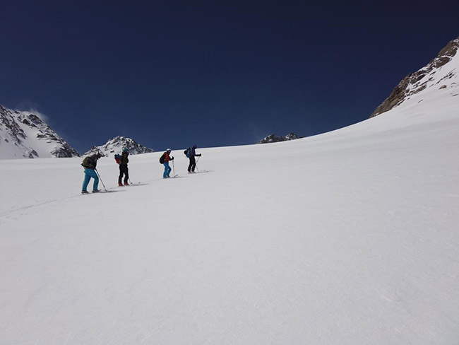 کوهنوردی با اسکی منطقه علم کوه - 14010212 2