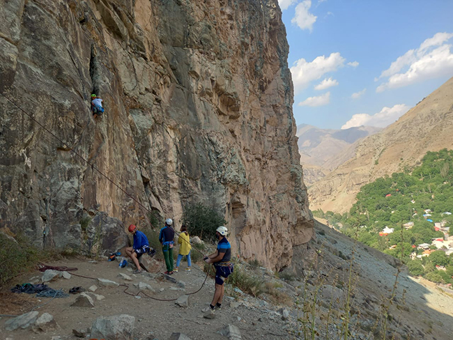 تمرین سنگنوردی - 14010514 - 2